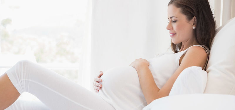 Dormir con un cojín durante el embarazo